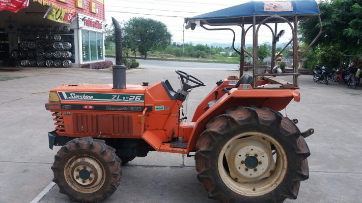 รถไถ Kobuta L1-26 4WD ใช้งานได้ครับผม ตัวเปล่า รถอยู่ปากช่องครับ...