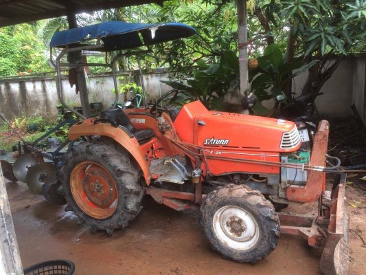 รถไถคูโบต้า Saturn x24 4wd 4สูบ รถใช้งานปกตื  ราคา 75,000 บาท สนใจ 0918678236...