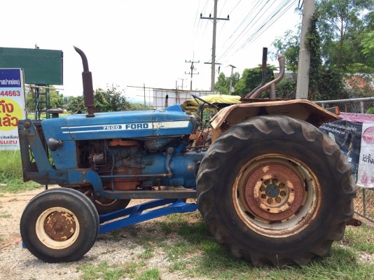 ขายด่วน !! FORD 6600 ใบดัน เสื้อลาย มีเล่มพร้อมโอน...