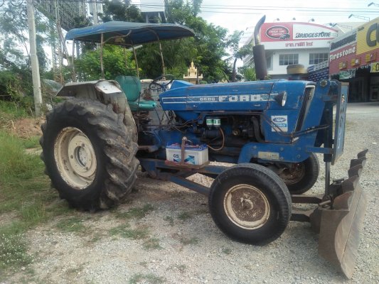 ขายด่วน !! FORD 6800 ใบดัน มีเล่มพร้อมโอน...