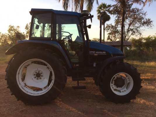 รถไถ NEW HOLLAND TS110 นำเข้า สภาพสวย พร้อมไฟแนนซ์...