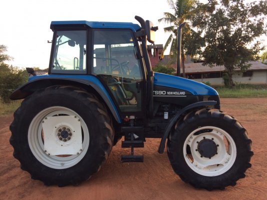 NEW HOLLAND TS90 นำเข้า สภาพสวย พร้อมไฟแนนซ์ดาวน์ต่ำ...