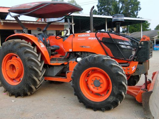?รับประกันความสวยมาดูต้องถูกใจแน่นอนคะ  ?ขายคะ รถไถมือ? M9540 ????สีเดิมๆทั้งคัน ไม่มีแต่งเติมสวยจากโรงงาน ยางหลังใหม่ 1 คู่ ยางหน้าสวย ??อุปกรณ์2ชิ้น...