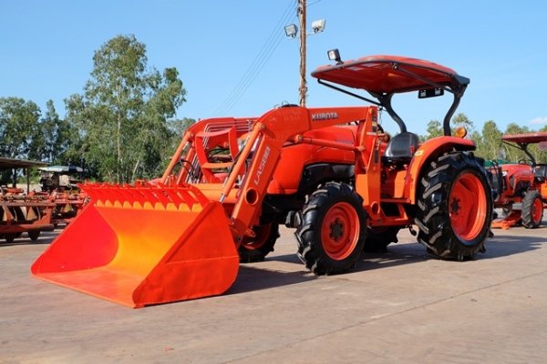 รถสวยๆรถไถคูโบต้ารุ่น L4708SP+บุ้งกี๋เกษตร ดาวน์ 15,000 บาท จ้า สนใจ โทร 089-0111624 สอบถาม หรือสามารถมาดูที่ร้านเราได้จ้า...