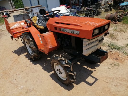 ขายรถไถนั่งขับkubotaB1400 4WD 2เพลา ดีเซล 3 สูบเก่าญี่ปุ่น...