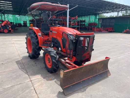 มาแล้วจ้ารถไถ คูโบต้ารุ่น L4018+ใบดันดินหน้า+ผาน 1 ตัว ดาวน์  20,000 บาท สนใจโทรเลยจ้า 089-0111624 เฮียเลี้ยงจ้า สอบถาม หรือสามารถมาดูที่ร้านเราได้จ้า...