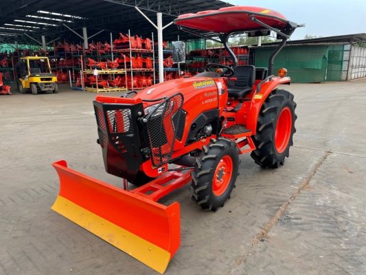 โปรจัดโมชั่นสุดพิเศษ ดาวน์ถูก ฟรีอุปกรณ์ 3 ชิ้น รถไถคูโบต้ารุ่น L4018SP ใบดันดินหน้า ผานพรวน โรตารี่ ดาวน์  5,000 บาท สนใจโทรสอบถามหรือมาดูที่ร้านเราไ...