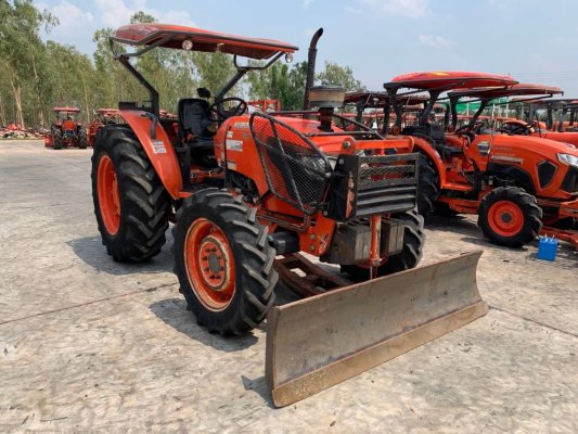คันใหญ่ ทำงานเร็ว รถคูโบต้า M7040 ใบดันดินหน้า ผานตามสภาพ รถปี 2557 ชั่วโมง  5,888ขายตามสถาพ 405,000 บาท สนใจโทรสอบถาม มาเลือกดูมาลองขับที่ร้านได้จ้า...
