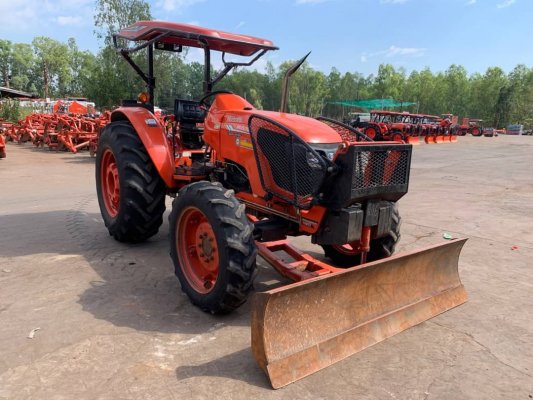 พร้อมดันแล้ว คันใหญ่ ดันแรงรถไถคูโบต้ารุ่น MU5702 B ใบดันดินหน้า ผาน 1 ตัว ดาวน์  30,000 บาท สนใจโทรสอบถามหรือมาดูที่ร้านเราได้จ้า...