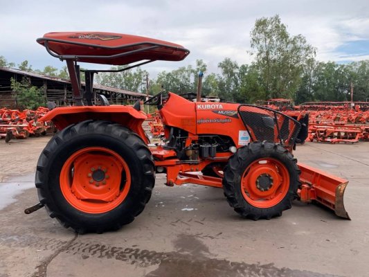 มาเลือกจับจองได้ คันใหญ่ โปรดีๆ รถไถคูโบต้ารุ่น MU5501 ใบดันดินหน้า ผาน 1 ตัว ดาวน์  0  บาท สนใจโทรสอบถามหรือมาดูที่ร้านเราได้จ้า ...