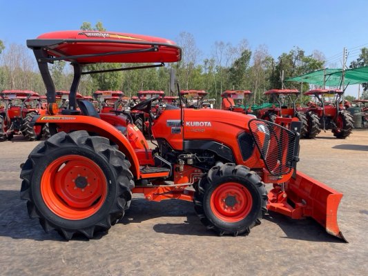 รถชั่วโมงน้อย เครื่องดี รถสวย ตรวจเช็คพร้อมใช้งาน รถไถคูโบต้ารุ่น L4018DT ใบดันดินหน้า ผาน 1 ตัว ดาวน์  65,000 บาท สนใจโทรสอบถามหรือมาดูที่ร้านเราได้จ...