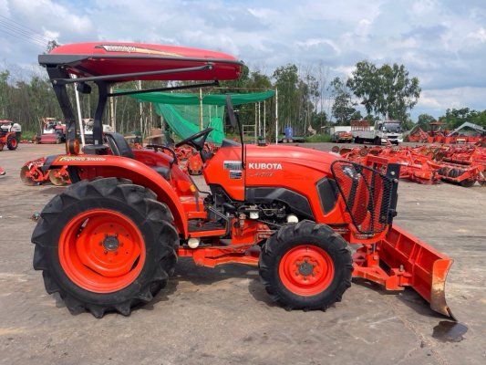 มาใหม่  ทำไร่ ทำนา สารพัดประโยชน์ รถไถคูโบต้ารุ่น L4018DT ใบดันดินหน้า ผาน 1 ตัว ดาวน์ 5,000 บาท สนใจโทรสอบถามหรือมาดูที่ร้านเราได้จ้า...