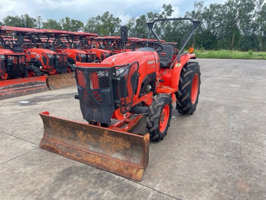 ดาวน์ถูก เครื่องดี คุ้มมาก รถไถคูโบต้ารุ่น L4018 ใบดันใบดินหน้า ผาน 1 ตัว ฟรีดาวน์ 0 บาท สนใจโทรสอบถามหรือมาดูที่ร้านเราได้จ้า...