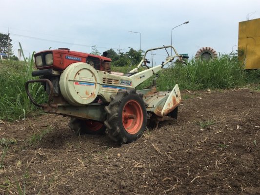 รถไถเดินตาม YANMAR รุ่น YHS800 เครื่องดีเซล 8แรง 3เกียร์หน้า 1เกียร์ถอย มีLow-High โรตารี่ PTO ปรับความเร็วรอบได้...