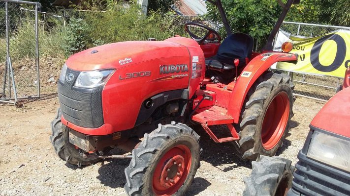 รายละเอียด รถไถ Kobuta L3008 4WD 28แรงม้า 2 เพลา ตัวเปล่า ใช้งานได้ครับผม รถอยู่ปากช่องครับ...