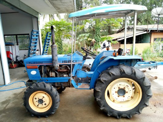 รายละเอียด ขายด่วน !! ISEKI TL2300 23 แรงม้า สองเพลา ตัวเปล่า...