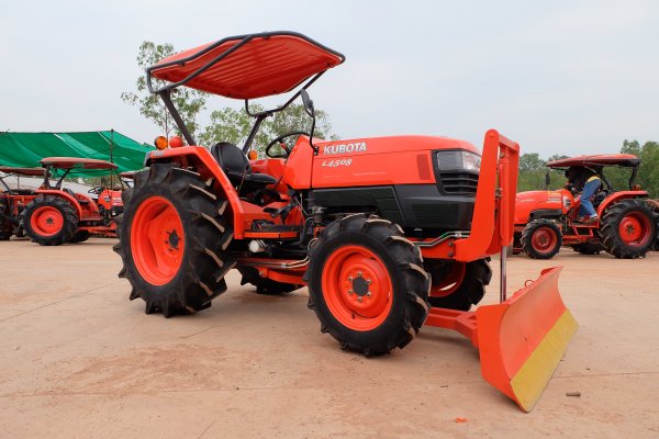 รถไถมือสอง L4508 สวยๆๆใหม่ๆ ดาวน์  30,0000  บาท โทรเลย 089-0111624 ...