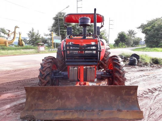 รถแทรกเตอร์ KUBOTA M7040D +อุปกรณ์ใบมีดหน้า+ผาน(สามารถเลือกอุปกรณ์ต่อพวงได้)...