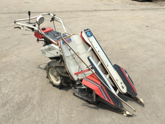 รถเกี่ยวข้าว มัดคอรวงแบบเดินตาม ยี่ห้อ MITSUBISHI รุ่น MB360 รุ่นใหม่...