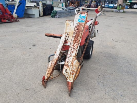 รถเกี่ยวข้าว มัดคอรวงแบบเดินตาม ยี่ห้อ MITSUBISHI รุ่น MB30...