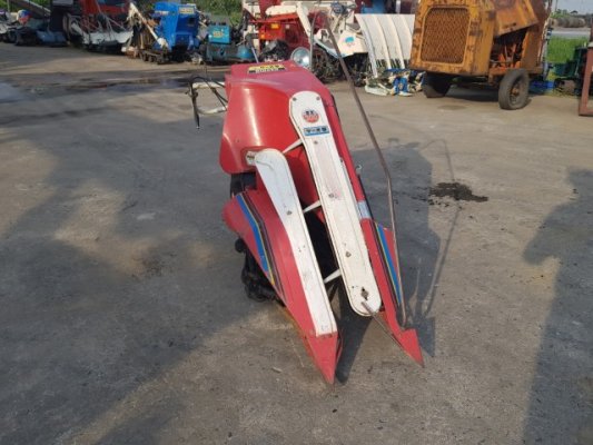 รถเกี่ยวข้าว มัดคอรวงแบบเดินตาม รุ่น BX300...