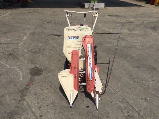 รถเกี่ยวข้าวมัดคอรวง YANMAR รุ่น YB302 ล้อยางคู่ มือสองจากญี่ปุ่น เช็คให้พร้อมใช้งาน เครื่องช่วงล่างดี...
