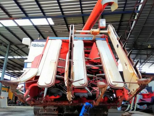 ลด 35% รถเกี่ยวข้าวนั่งขับ KUBOTA รุ่น R1-301ดีเซล 4 สูบขนาด 31 แรงม้า รหัสสินค้า 50110052 โทร 087-677-3704 Line ID:nihonmono  ...