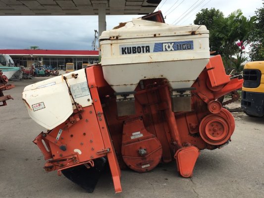ตู้นวดข้าวยกลงจาก รถเกี่ยวนวดข้าว KUBOTA เอาไปดัดแปลงนวดฝัดข้าว คัดเลือกเมล็ดพันธุ์ได้...