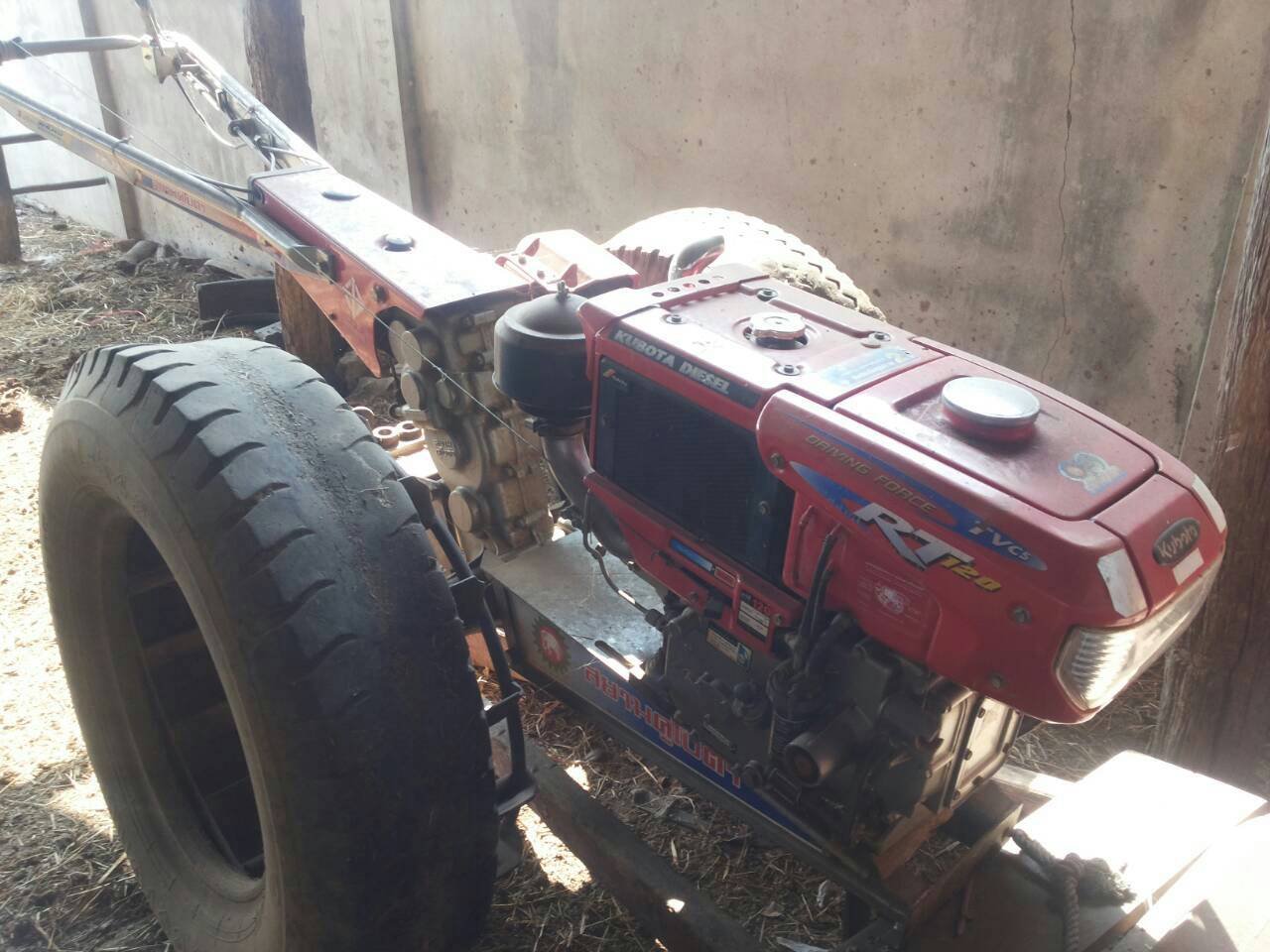 ขายรถไถ KUBOTA RT 120 พร้อมรถพวงเหล็กและอุปกรณ์ยกชุด...