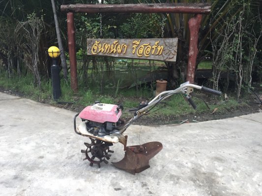 รถไถเดินตามเบนซิน HONDA รุ่น F200 พร้อมผานหัวหมู มือสองญี่ปุ่น เครื่องเกียร์ช่วงล่างสภาพดี ราคาถูก...