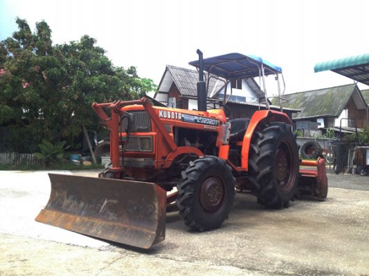ขายรถไถ คูโบต้า L3202DT(WD) สภาพดี พร้อมใช้งาน...