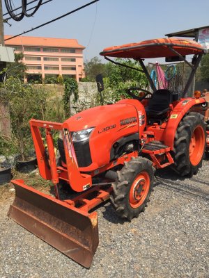 L3008 พร้อมใบดันดิน รถไร่ เดิมๆไม่เลยลงน้ำ งานแห้ง...
