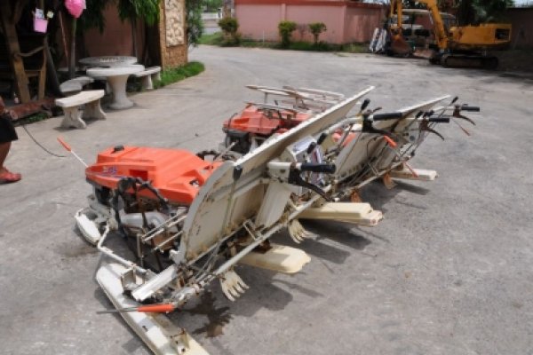 ขายรถดำนาเดินตาม 4แถว KUBOTA มือสองญี่ปุ่น สภาพดี ใช้มาน้อย อุปกรณ์สมบูรณ์พร้อมใช้งาน...