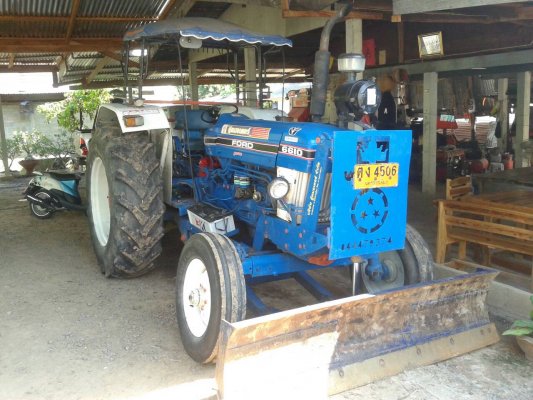 ขายรถไถฟร์อด FORD 6600 รถปี53  มีฝาน3 ฝาน7  สภาพดีสวย เอกสารเล่มทะเบียน เครื่องดี...