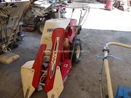  รถเกี่ยวข้าวเดินตาม YANMAR YB302 รหัสสินค้า : 80802710 Line ID: nihonmono นิฮอนโมโน 08182823376...