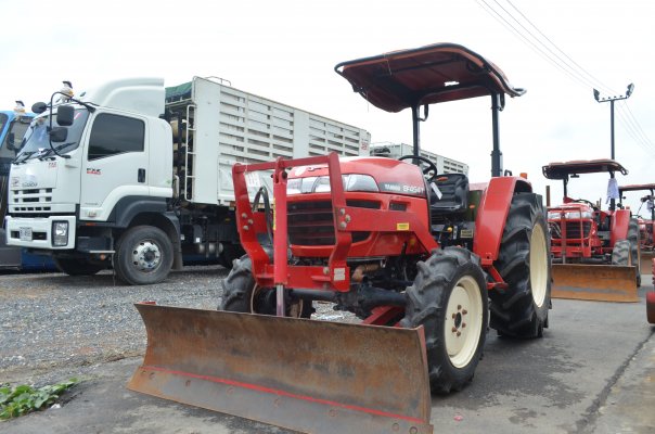 สยามอินเตอร์ เปิดประมูลรถแทรกเตอร์ยี่ห้อ YANMAR รุ่น EF494 19 กันยานี้...
