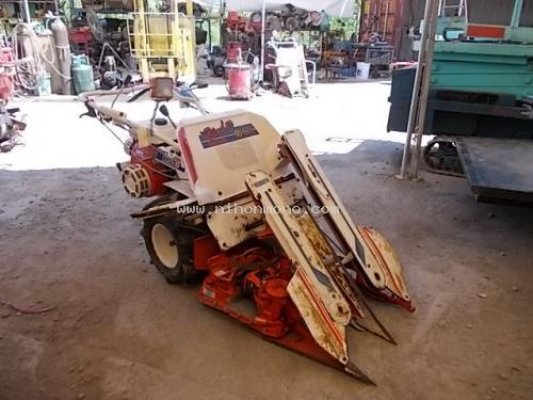 รถเกี่ยวข้าวเดินตาม KUBOTA RA50Z รหัสสินค้า : 80802704 Line ID: nihonmono...