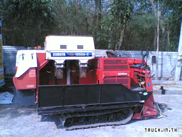 ขายรถเกี่ยว ข้าว kubota...