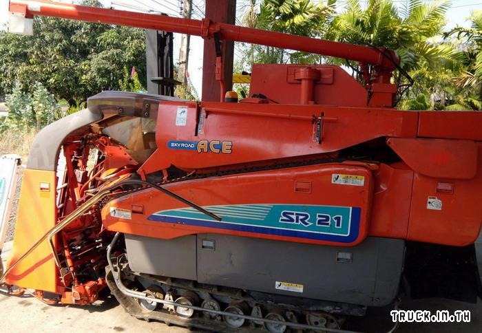 ขายเครื่องเกี่ยวข้าว KUBOTA R21...