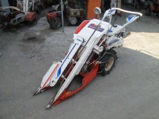 รถเกี่ยวข้าวเดินตาม ยี่ห้อ : KUBOTA รุ่น : RA30 รหัสสินค้า : 80802450 ...