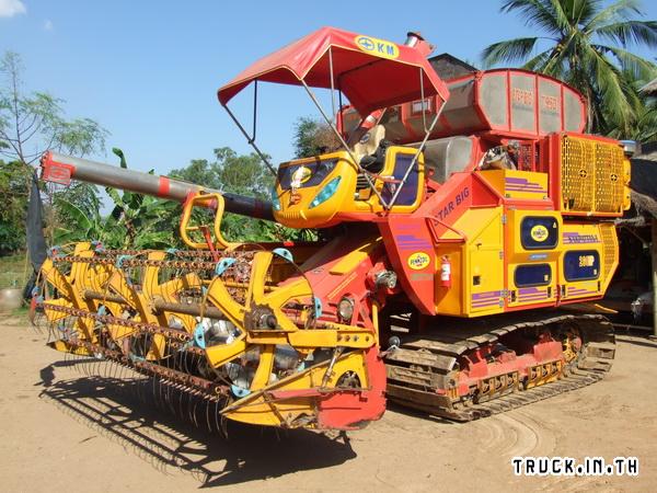 ขายรถเกี่ยวข้าว ยี้ห้อศักดิ์พัฒนา รุ่น starbig เครื่อง HINO jo8c V 260hp turbo ราคา 950,000บาท...