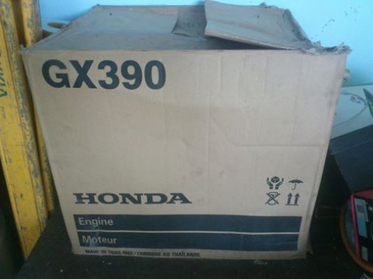 ขายเครื่อง Honda GX390  ( ของใหม่ยังไม่เคยใช้งาน ) ราคา 10,000 บาท โทร 085-2237949...