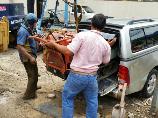 จัดเต็มที่ สำหรับรถบรรทุกตีนตะขาบ ไปปราจีนบุรี tractor-backhoe จัดให้ ขอบคุณมากครับ...