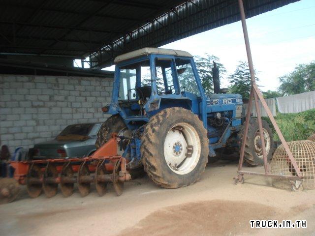 FORD  8210...
