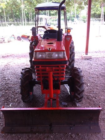 ขายรถไถ Kubota L2605 (4WD) พร้อมดันหน้า และผานพรวน...