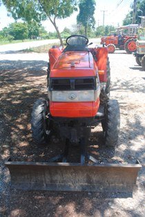 ขายรถไถ KUBOTA GL 26  (4WD)พร้อมดันหน้าและผานพรวน...