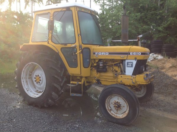 ขายรถไถ Ford 6610 นำเข้า ยังไม่ผ่านงานในประเทศ...