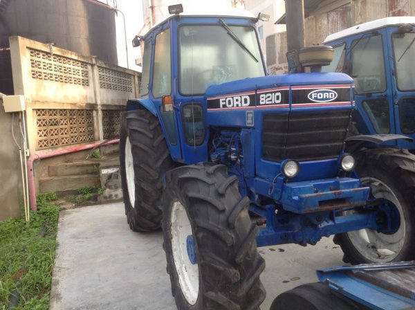  ขายรถไถ Ford7910 นำเข้าไม่เคยผ่านงานในประเทศ ราคาไม่แพง...