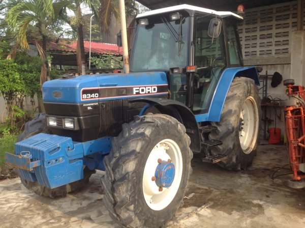 ขายรถไถ Ford 8340 นำเข้าสภาพดี ราคาไม่แพงครับ...