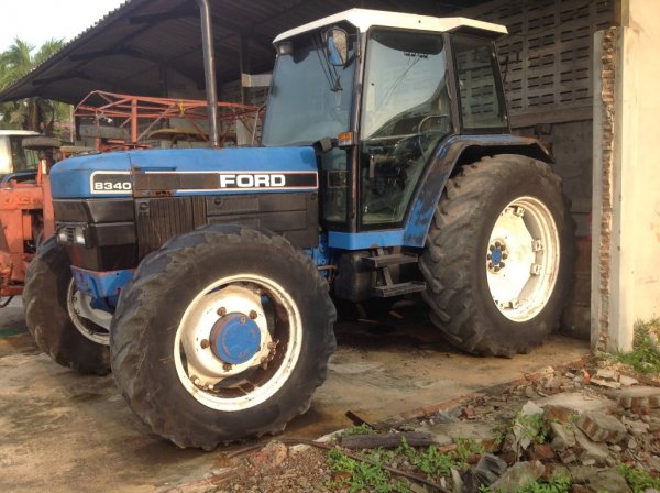   ขายรถไถ Ford 8340 นำเข้าสภาพดี ราคาไม่แพงครับ...